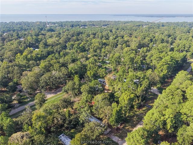 562 Magnolia Park, Other, TX 77360