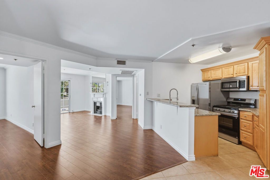 4401 Sepulveda Boulevard 112, Sherman Oaks, CA 91403