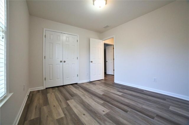 8305 Grenadier Trail, Suwanee, GA 30024