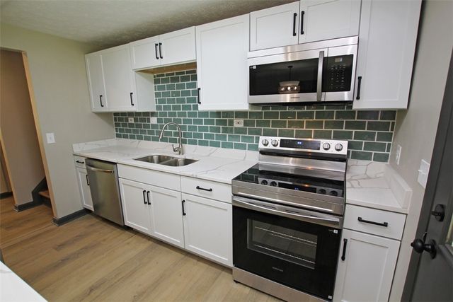 5917 Summersweet Drive, Clayton, OH 45315