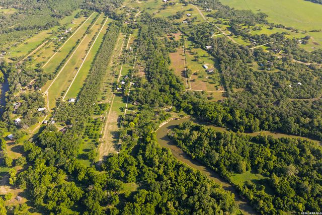 279 FERMIN LN, Seguin, TX 78155