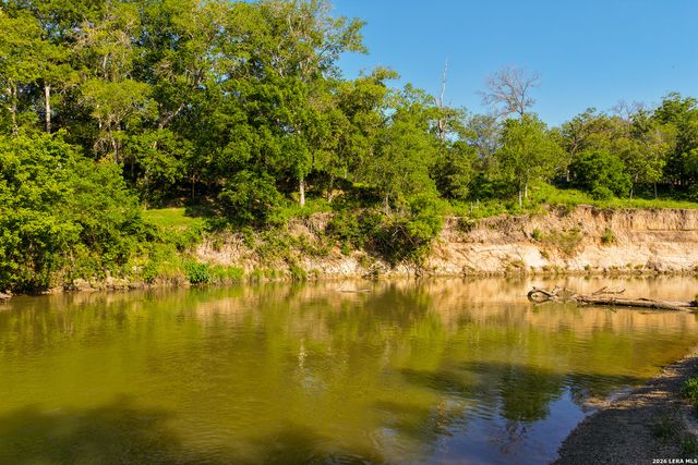 279 FERMIN LN, Seguin, TX 78155