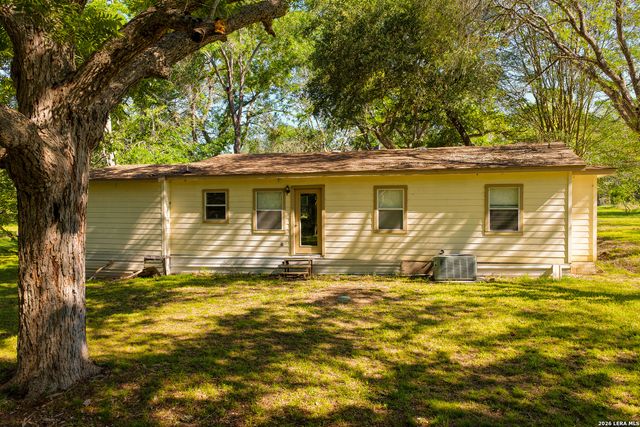 279 FERMIN LN, Seguin, TX 78155