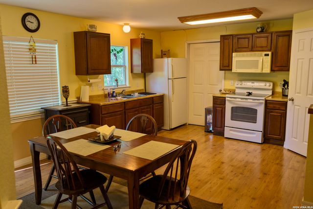 279 FERMIN LN, Seguin, TX 78155