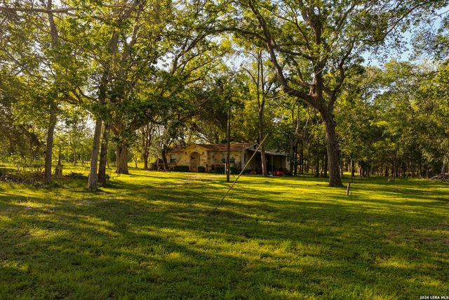 279 FERMIN LN, Seguin, TX 78155