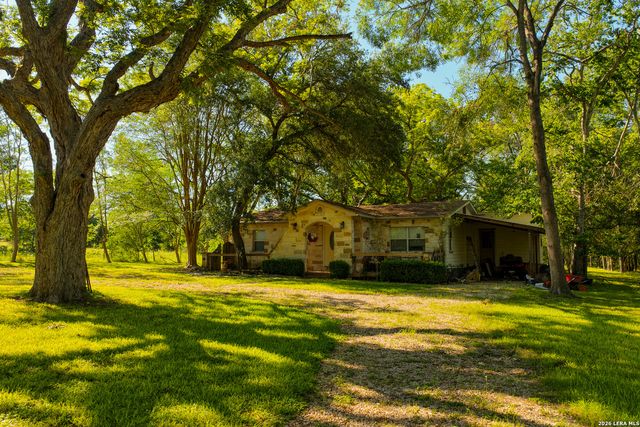 279 FERMIN LN, Seguin, TX 78155