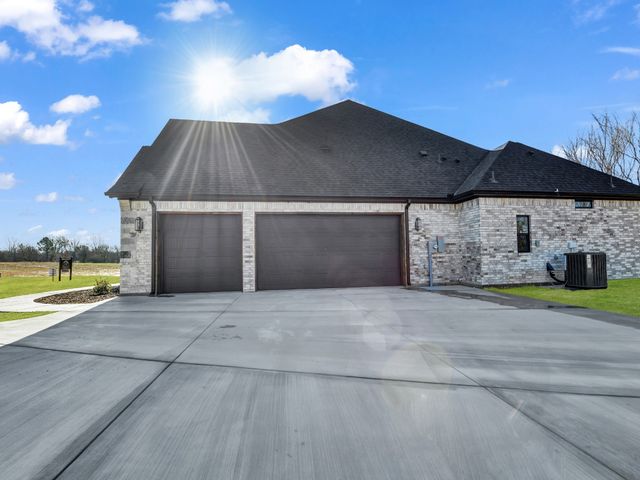 213 Desperado Court, Weatherford, TX 76088