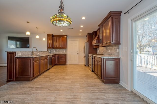 400 Whittier Ave, Dunellen Boro, NJ 08812