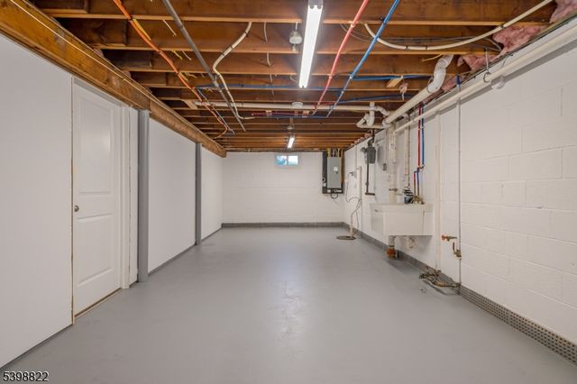 400 Whittier Ave, Dunellen Boro, NJ 08812