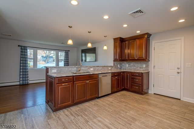 400 Whittier Ave, Dunellen Boro, NJ 08812