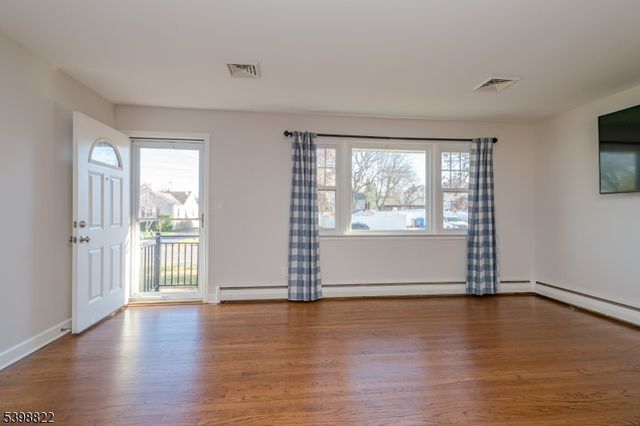 400 Whittier Ave, Dunellen Boro, NJ 08812