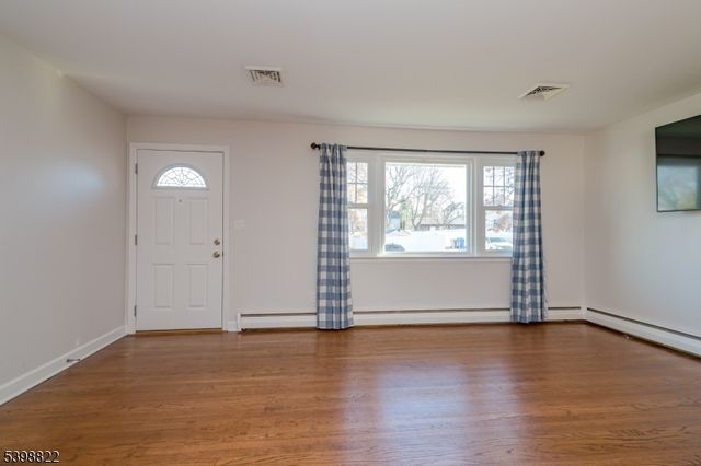 400 Whittier Ave, Dunellen Boro, NJ 08812