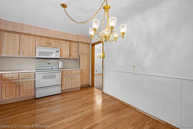 25968 Keith Street, Dearborn Heights, MI 48127