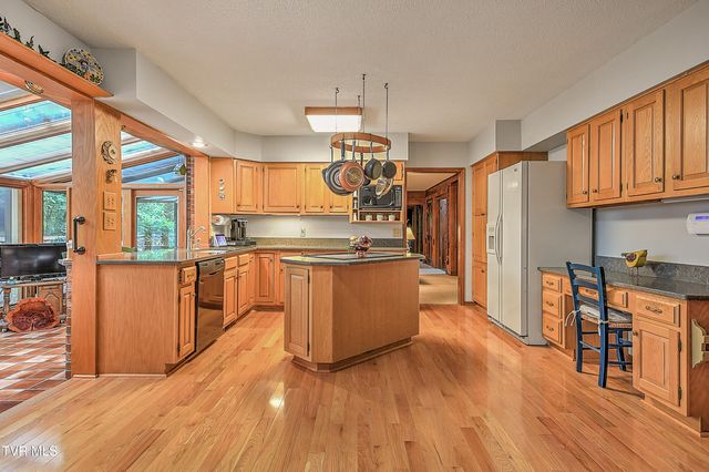 5134 Foxfire Trail, Kingsport, TN 37664