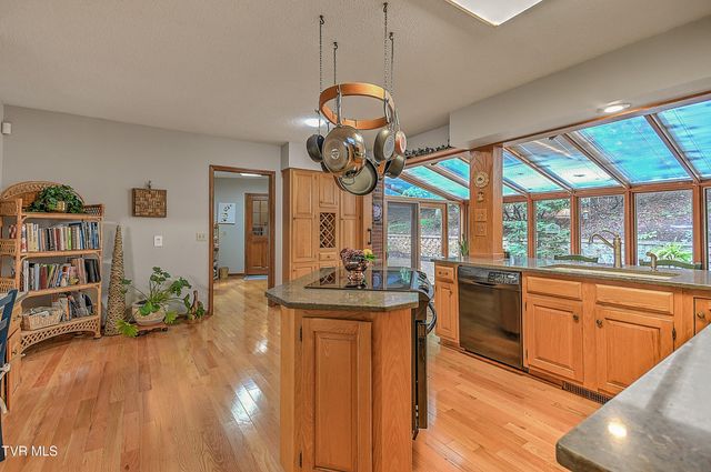 5134 Foxfire Trail, Kingsport, TN 37664