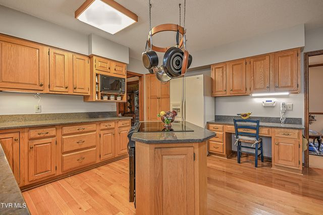 5134 Foxfire Trail, Kingsport, TN 37664