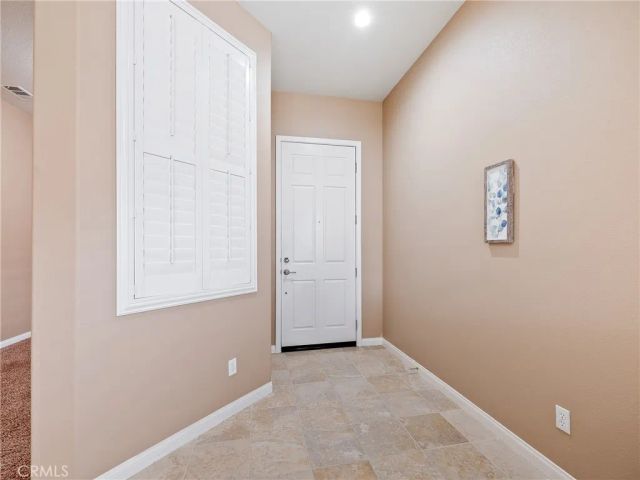 10364 Lakeshore Drive, Apple Valley, CA 92308