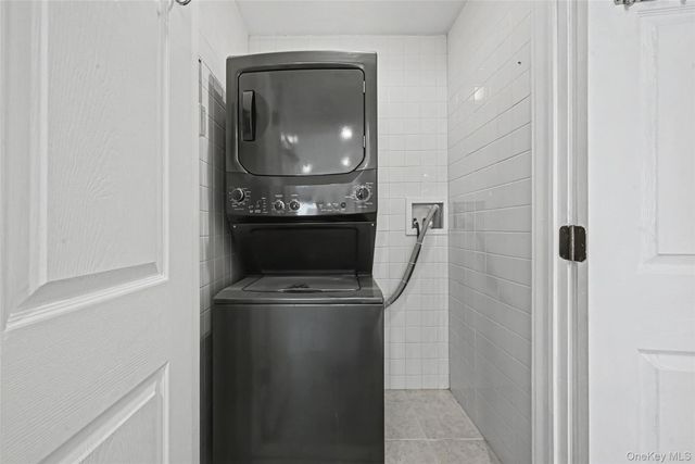 15 Primrose Lane, Levittown, NY 11756