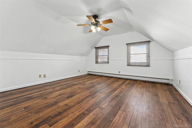 15 Primrose Lane, Levittown, NY 11756