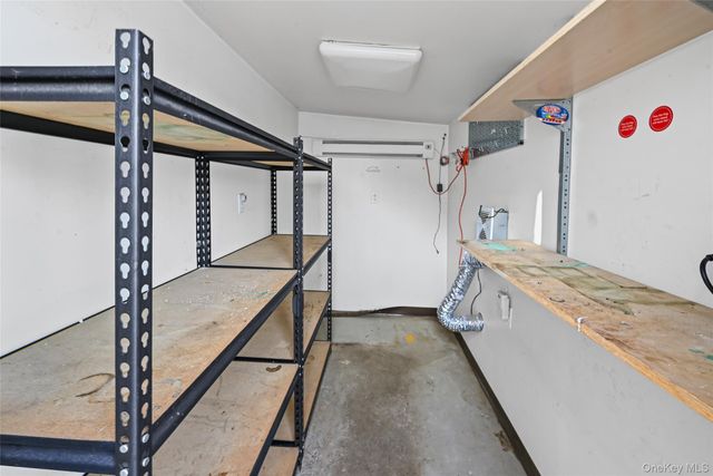 15 Primrose Lane, Levittown, NY 11756