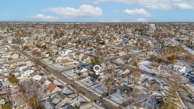 15 Primrose Lane, Levittown, NY 11756