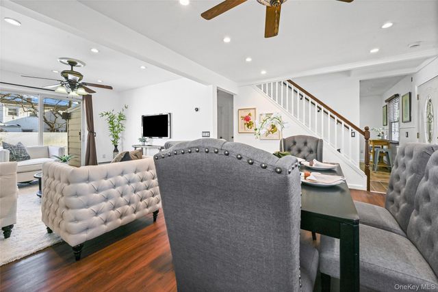 15 Primrose Lane, Levittown, NY 11756