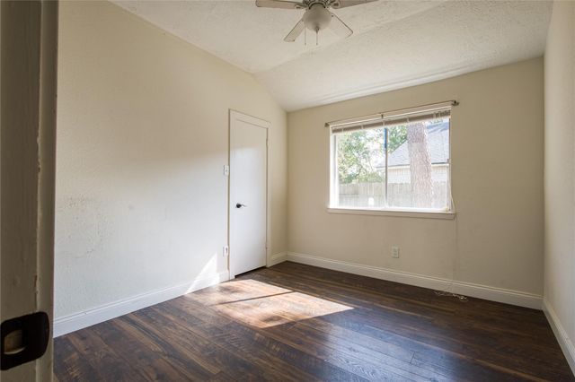 475 Lost Rock Drive, Houston, TX 77598