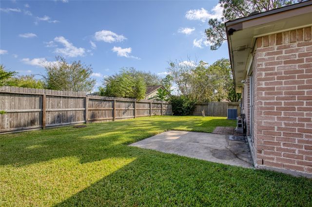 475 Lost Rock Drive, Houston, TX 77598