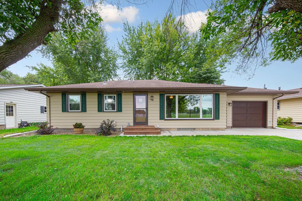 2541 E Main Street, Mankato, MN 56001