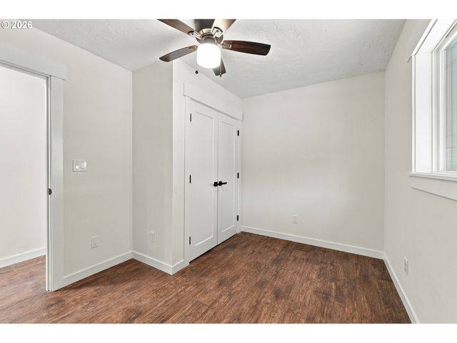 499 N 10TH St, St Helens, OR 97051