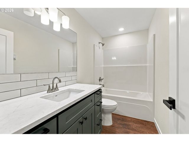 499 N 10TH St, St Helens, OR 97051