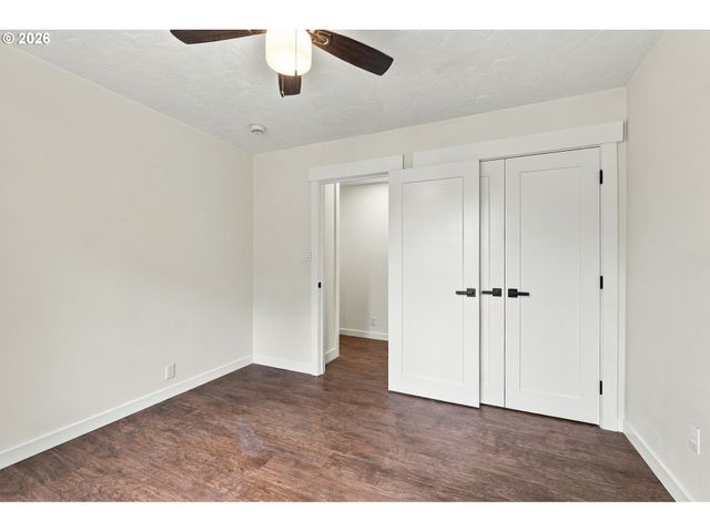 499 N 10TH St, St Helens, OR 97051