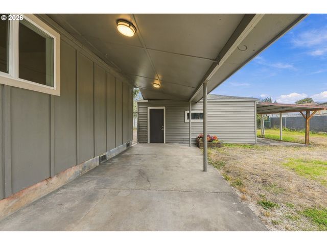 499 N 10TH St, St Helens, OR 97051