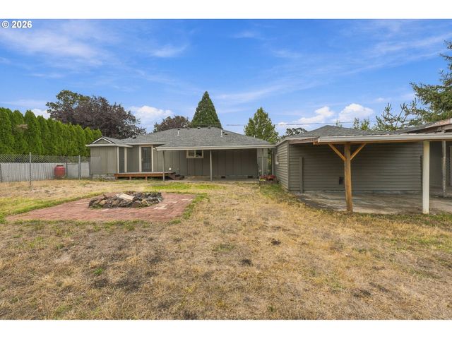 499 N 10TH St, St Helens, OR 97051