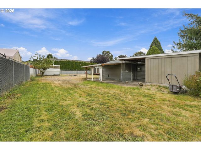 499 N 10TH St, St Helens, OR 97051