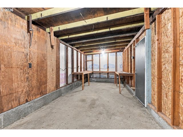 499 N 10TH St, St Helens, OR 97051