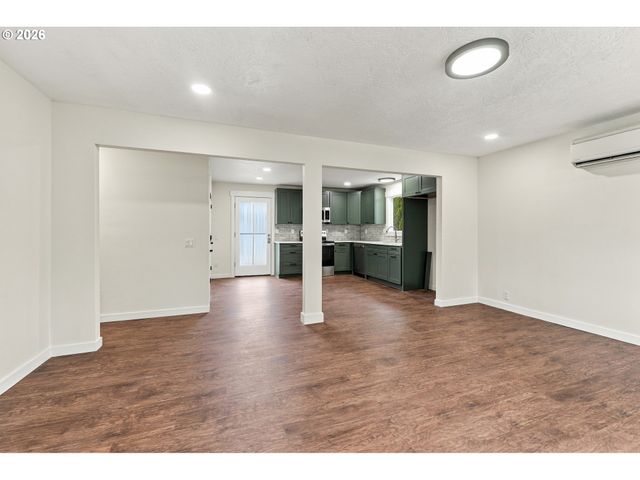 499 N 10TH St, St Helens, OR 97051