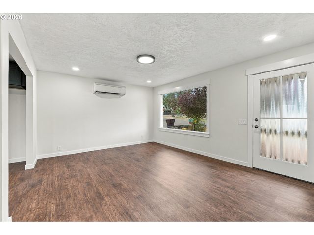 499 N 10TH St, St Helens, OR 97051