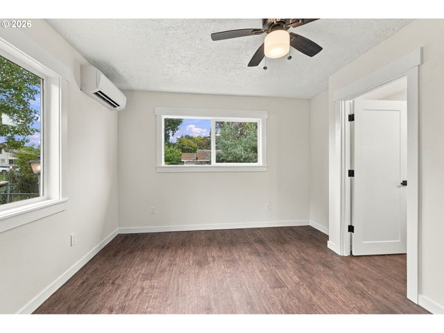 499 N 10TH St, St Helens, OR 97051
