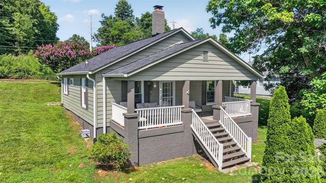 106 Lake Drive, Hickory, NC 28601
