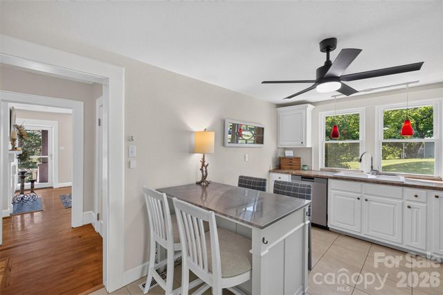 106 Lake Drive, Hickory, NC 28601