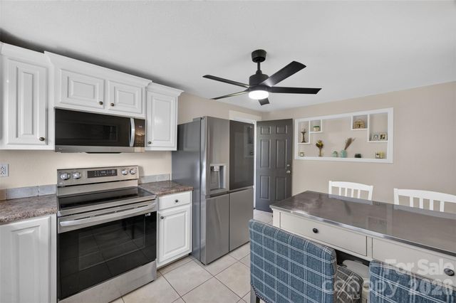106 Lake Drive, Hickory, NC 28601