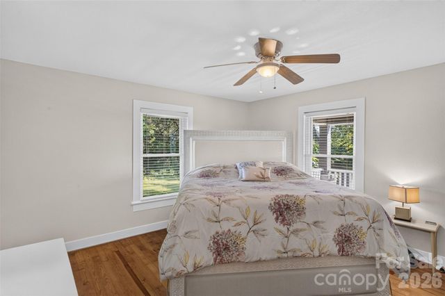 106 Lake Drive, Hickory, NC 28601