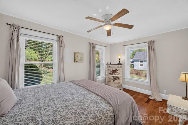 106 Lake Drive, Hickory, NC 28601