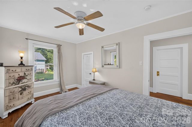 106 Lake Drive, Hickory, NC 28601