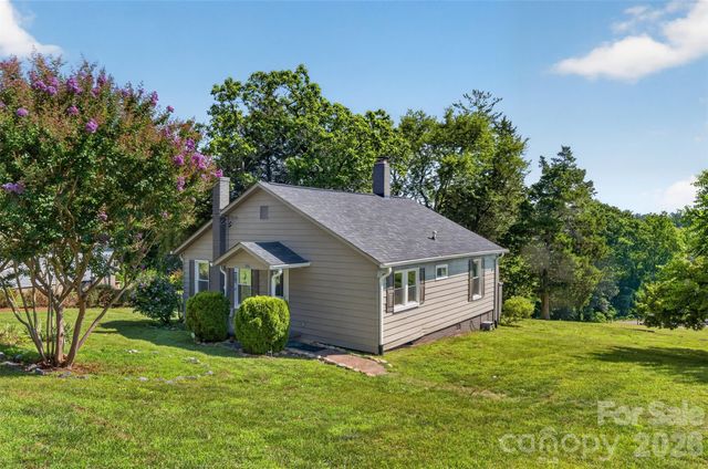 106 Lake Drive, Hickory, NC 28601