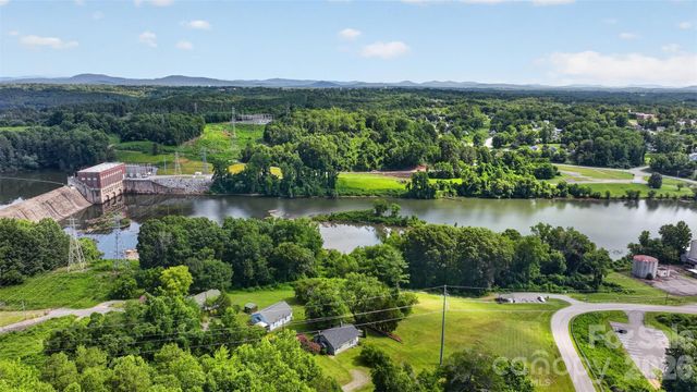 106 Lake Drive, Hickory, NC 28601