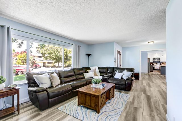 6904 Somerville Way, Fair Oaks, CA 95628