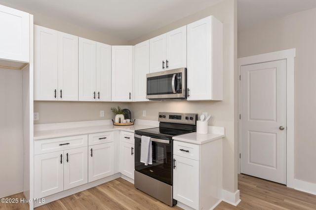 325 N Dyson Street, Holly Ridge, NC 28445