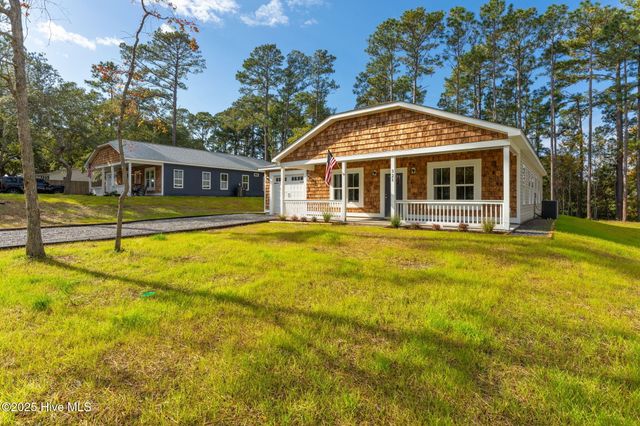 325 N Dyson Street, Holly Ridge, NC 28445